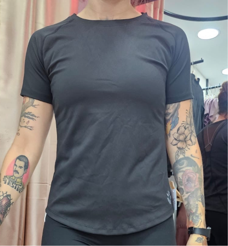 CAMISETA KORA NEGRA